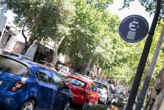 La Ciudad reducirá el costo del estacionamiento medido digital en el horario de la siesta