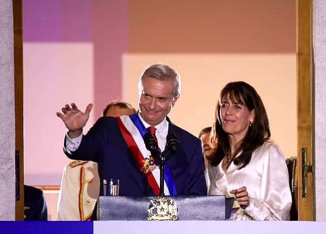 Que Dios bendiga a Chile, que Dios bendiga nuestras familias