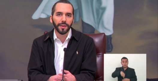 Presidente salvadoreño llama de nuevo a la oración por cese de pandemia